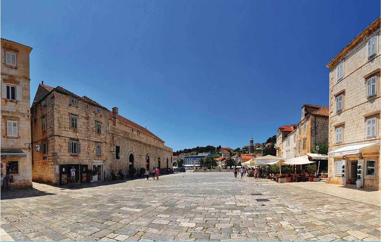 Stunning Apartment In Stari Grad With Wifi